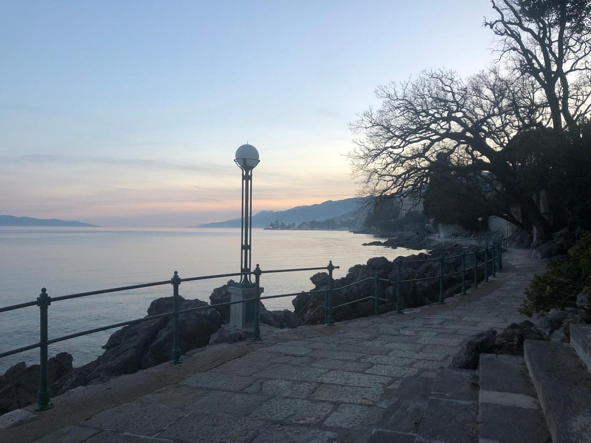 Artspace Location-Opatija-3 Bedroom House With Rooftop Garden By Beach מראה חיצוני תמונה
